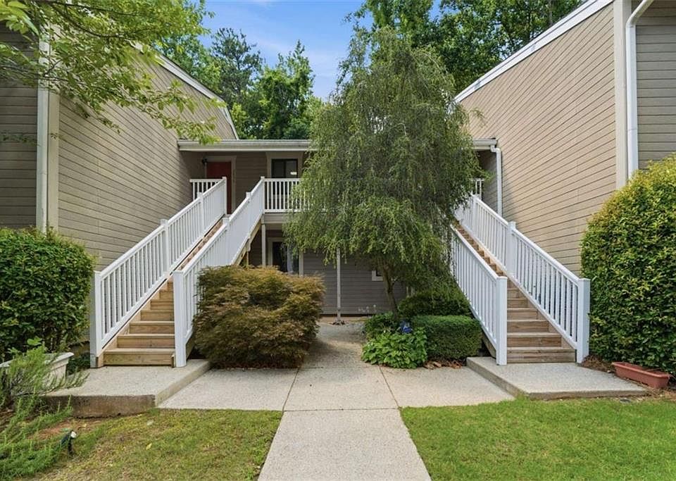 1st image of 2893 Torreya Way SE