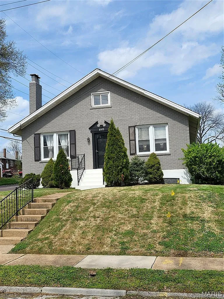 8975 Burton Ave photo 1