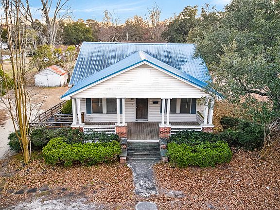 3rd image of 219 W Main St