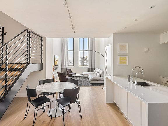 3rd image of 421 Hudson St Unit Penthouse 815