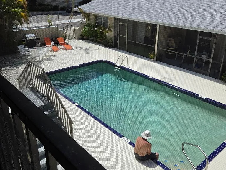 4816 Palm Tree Dr #4 — Photo 2