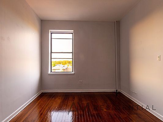 2nd image of 8602 Ridge Blvd #Cc