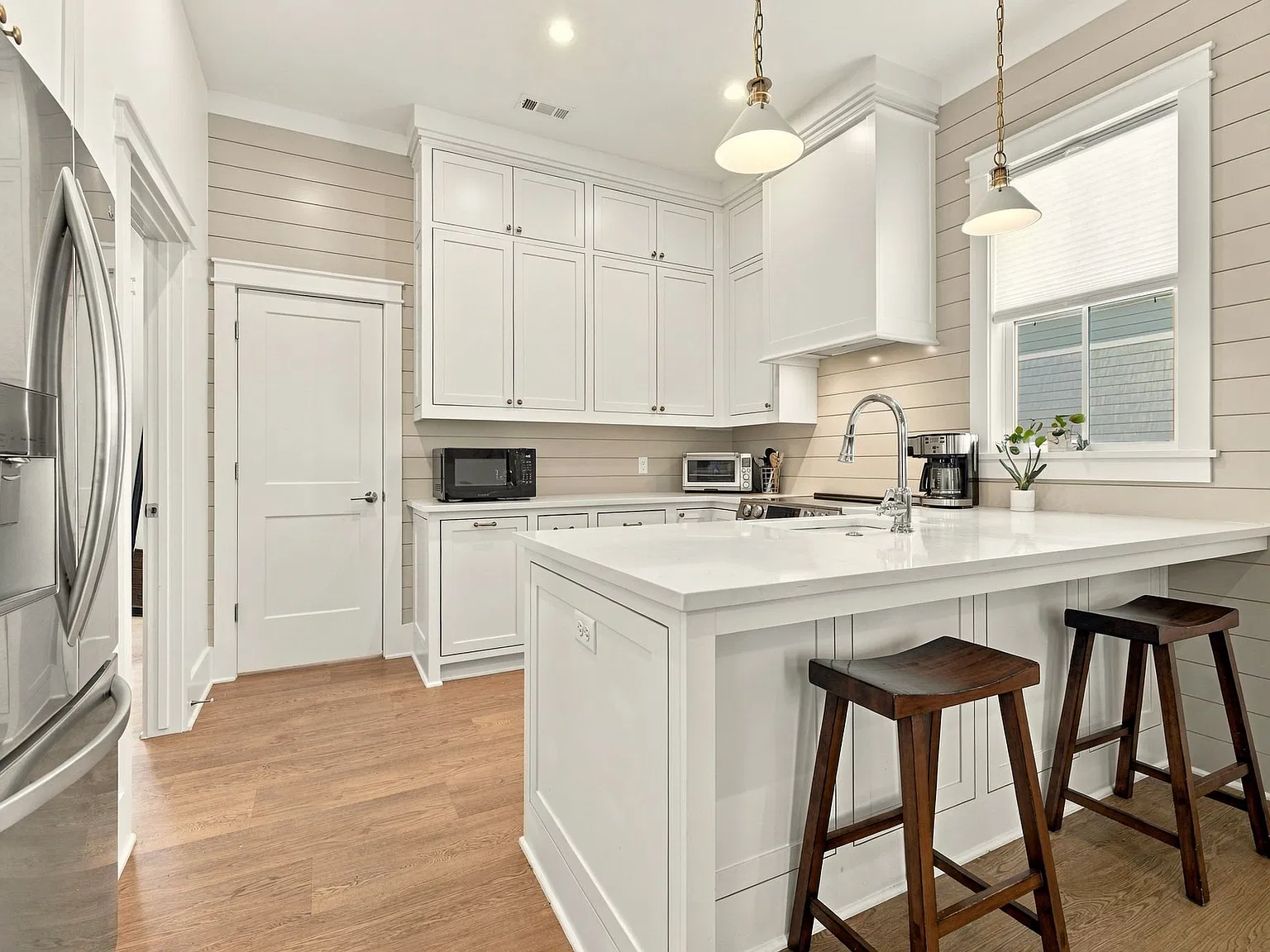 2 bed, 1296 sqft, $2,800 — Photo 3