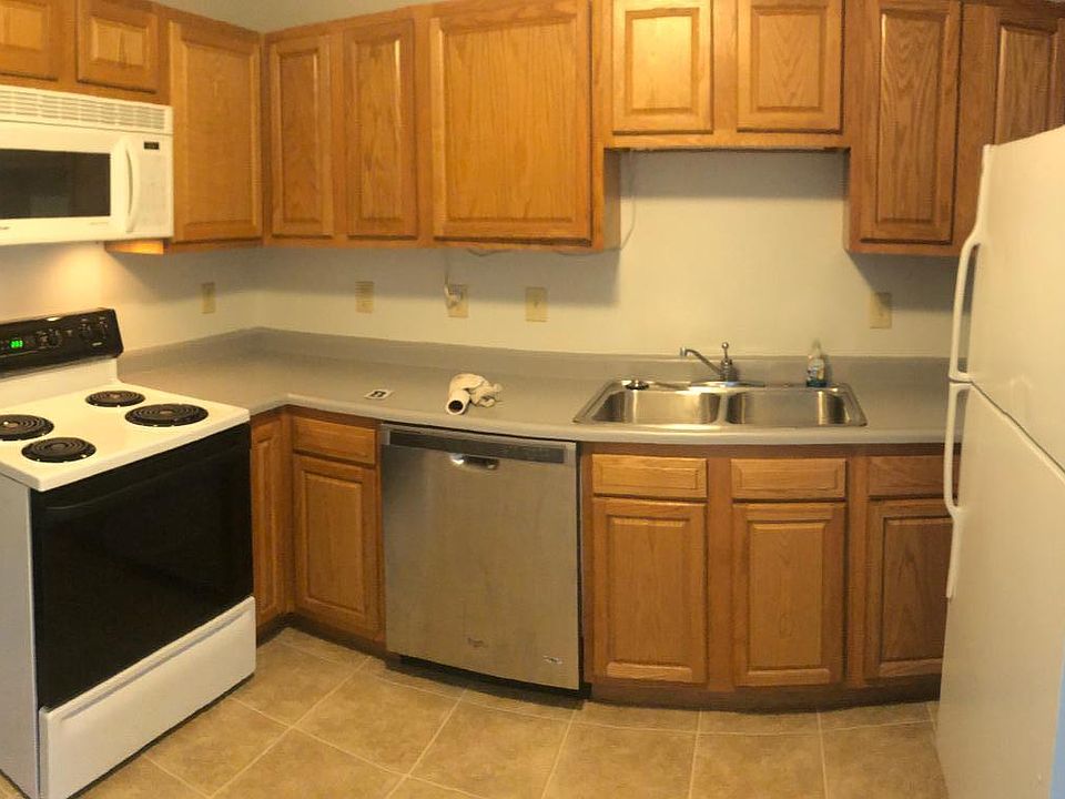 2nd image of 632 Main St #A & B