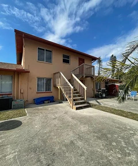 Louise Dr — Photo 2