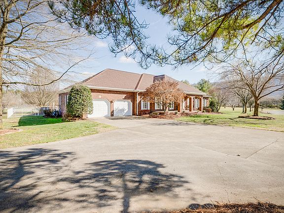 3rd image of 1037 Parham Pl