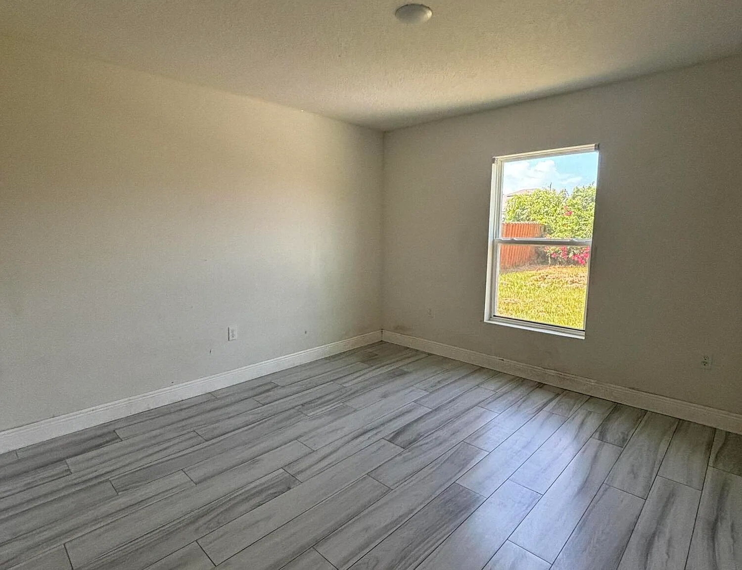 4 bed, 2.0 bath, 2145 sqft, $2,750 — Photo 3
