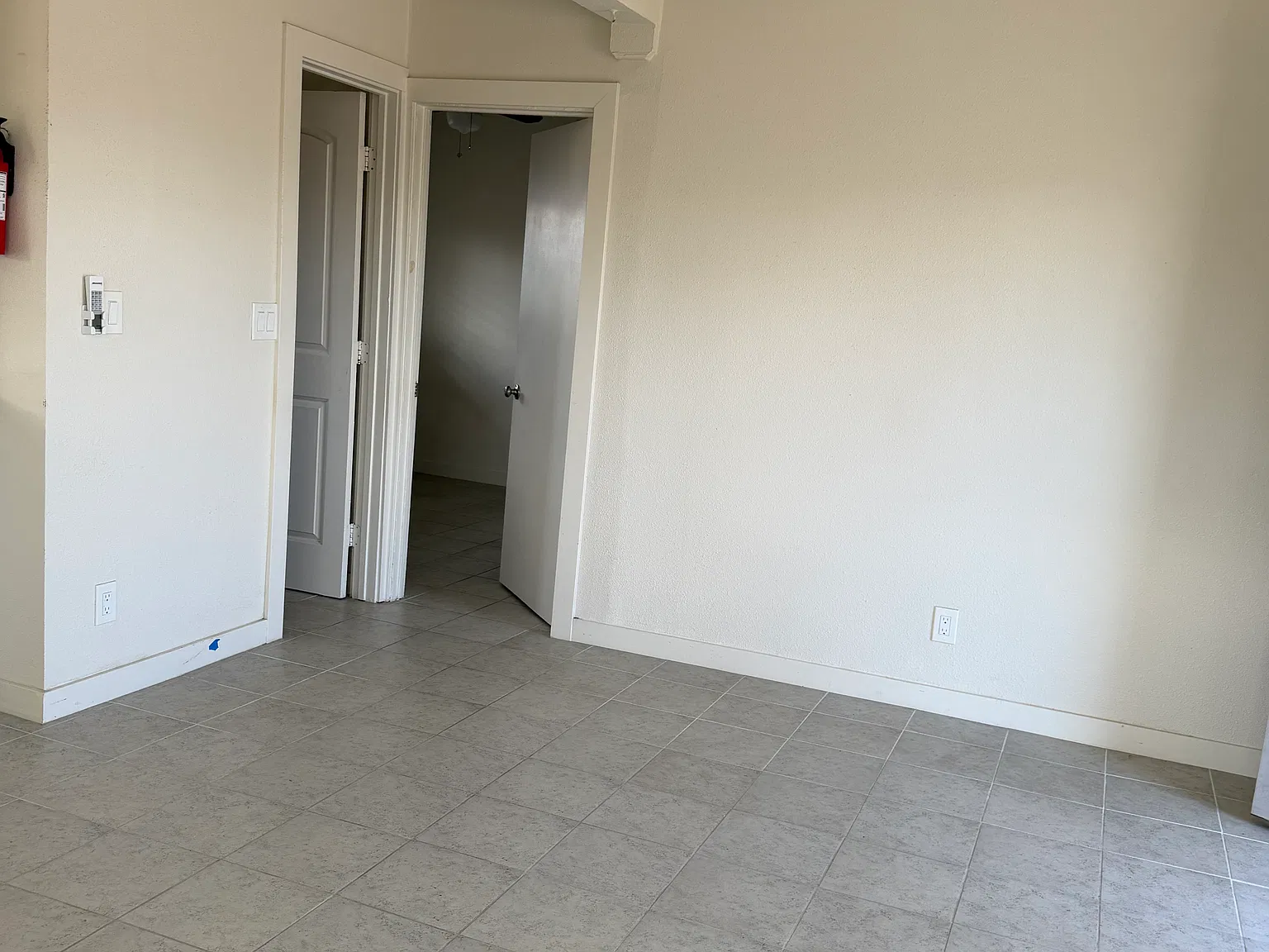 1 bed, 400 sqft, $1,200 — Photo 2