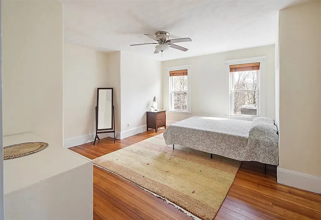 2 bed, 984 sqft, $3,500 — Photo 3