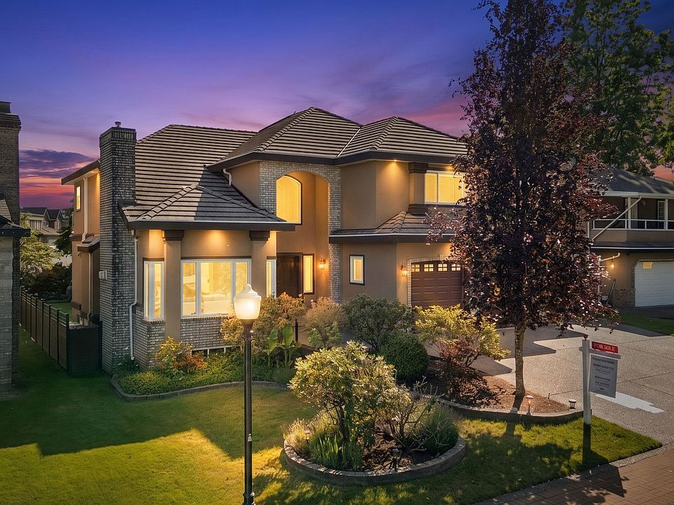 1st image of 2594 Palisade Cres
