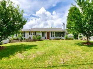 126 N Bear Creek Rd, Asheville, NC 28806