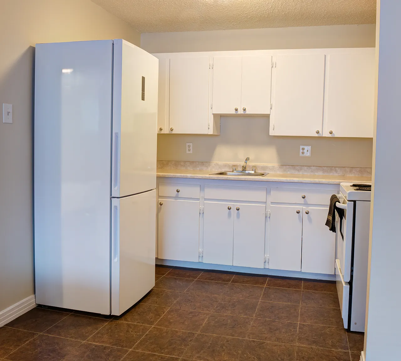 Parkland Apartments — Photo 3