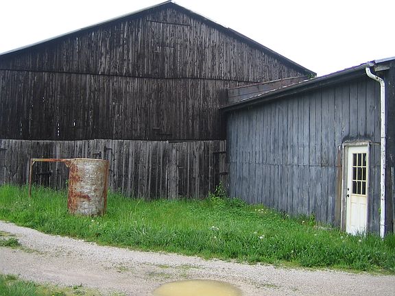 2nd image of 3050 Pickett Ln