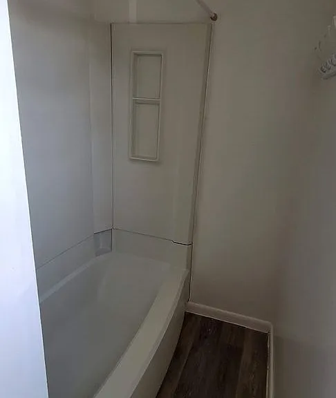Front 611 N — Photo 12