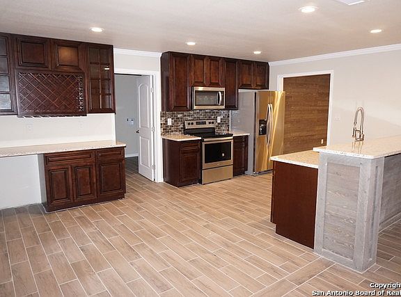 4th image of 129 Bluet Ln