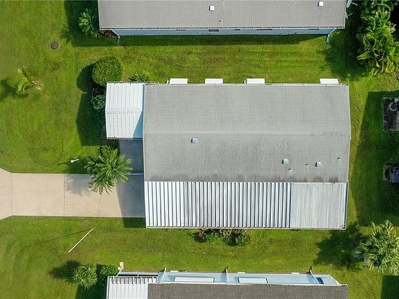4th image of 1382 Barefoot Cir