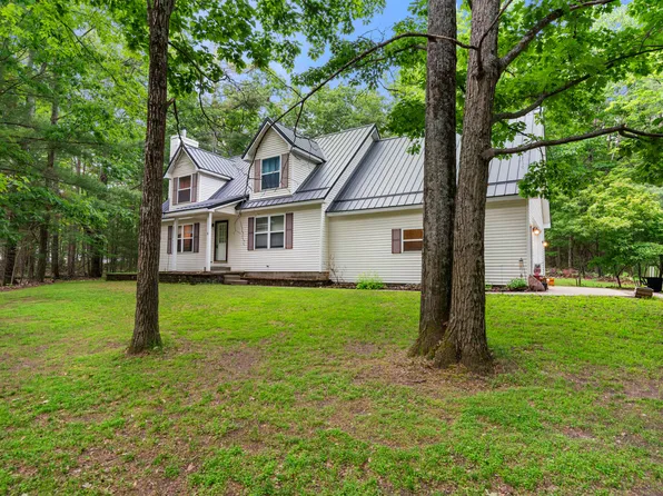 6921 S Waubun Rd, Indian River, MI 49749