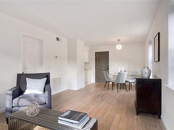 4th image of 1532 Saint Andrew St APT 208