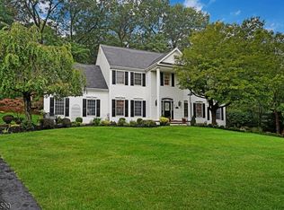 23 Scarlet Oak Rd, Flemington, NJ 08822