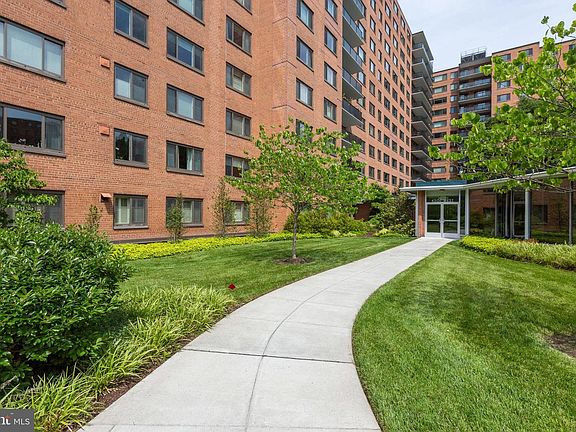 2nd image of 4201 Cathedral Ave NW APT 712E