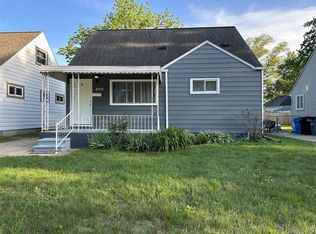 898 E Barrett Ave, Madison Heights, MI 48071
