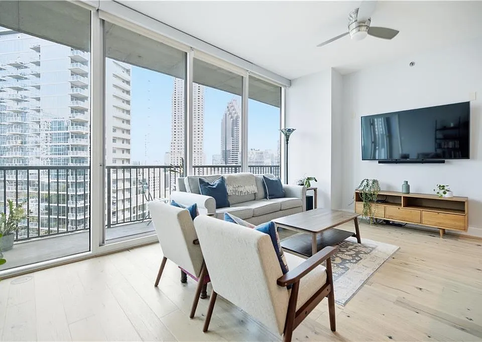 1080 Peachtree St NE #1212