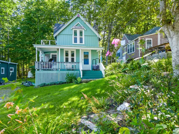 11 Park Street, Northport, ME 04849