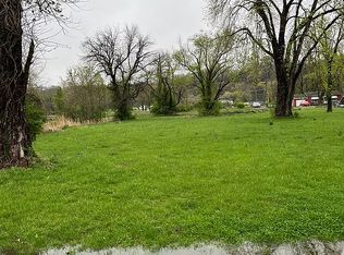 8207 Bluff St, Centreville, IL 62203