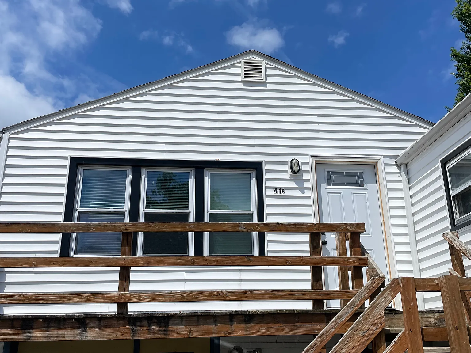 2 bed, $1,100 — Photo 1
