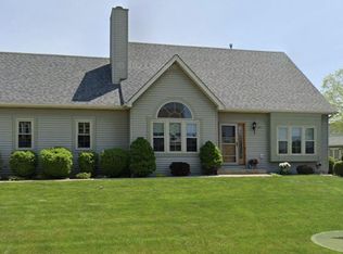 1543 Raintree Ln, Racine, WI 53406