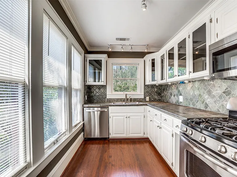 4130 Bowser Ave — Photo 8