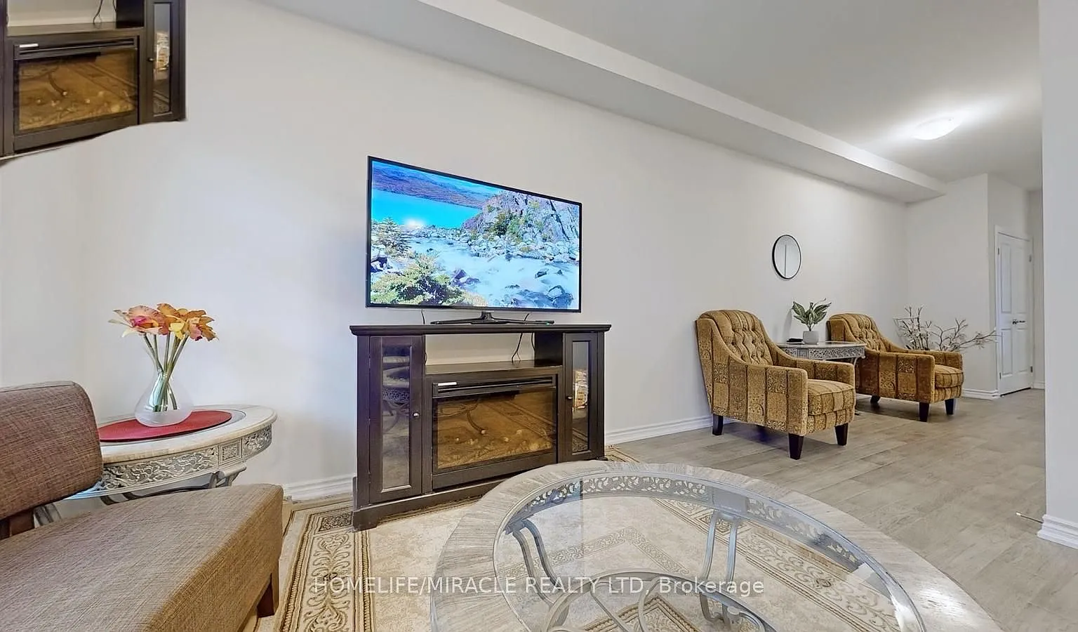 3 bed, $2,600 — Photo 2
