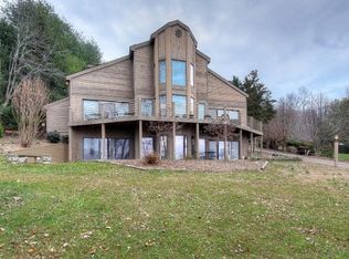 2004 Millbrook Dr, Johnson City, TN 37604