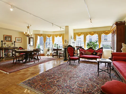 Sold by Sotheby's International Realty | media 1