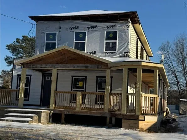 3702 Woodlawn St, Hopewell, VA 23860