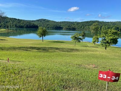 1 Crown Point Ln, La Follette, TN, 37766