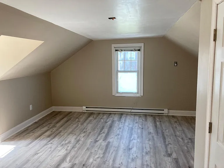 560 Seip Ave — Photo 7