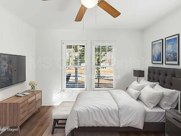 20 Martha Ave — Photo 18