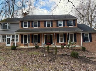 332 Laurel Dr, York, PA 17406