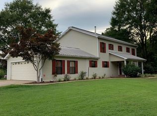 2060 Hunter Rd, Thaxton, MS 38871