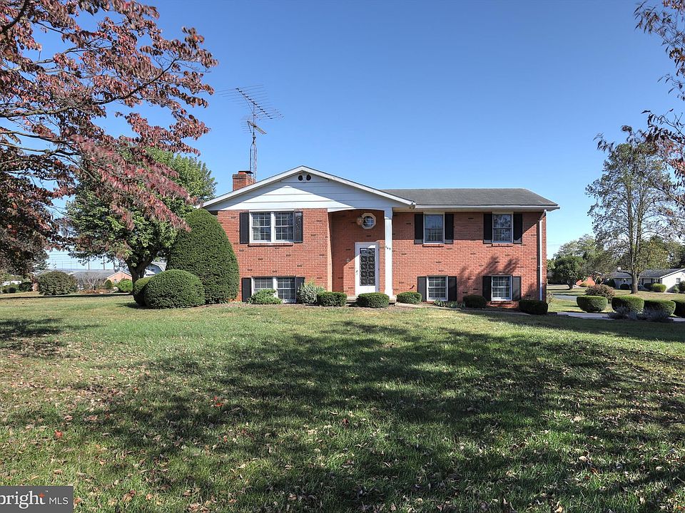 1st image of 645 Lee Dr