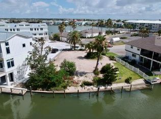36 Mazatlan Dr, Rockport, TX 78382