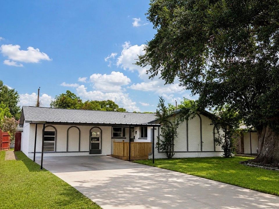 1st image of 526 Hidden Valley Dr