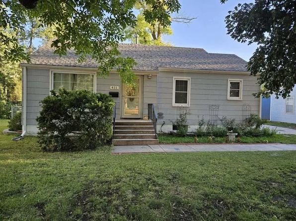 411 W 5th St, Ellinwood, KS 67526