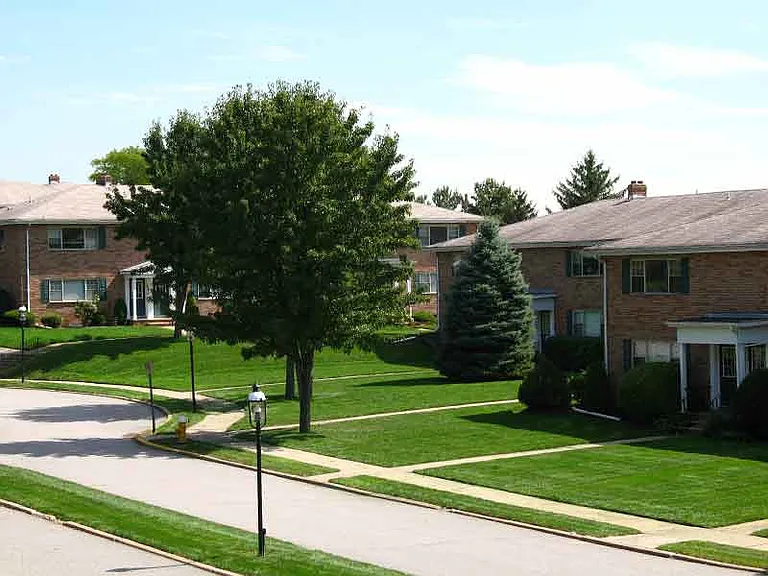 Berdan Court — Photo 10
