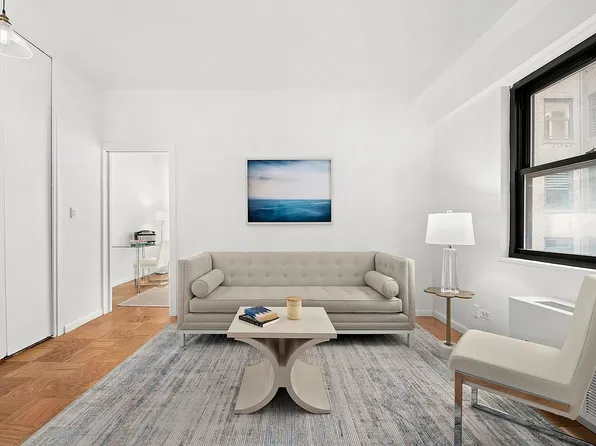 58 W 58th St APT 9F, New York, NY 10019