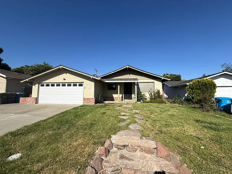 309 Plum St — Photo 1