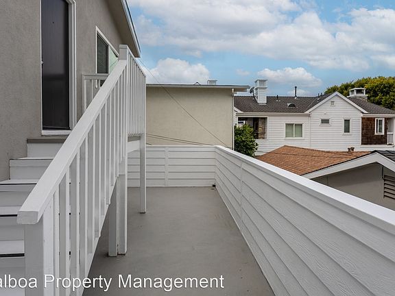 5th image of 520 1/2 Poinsettia Ave