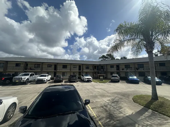 100 Canebreakers Dr APT 107, Cocoa, FL 32927