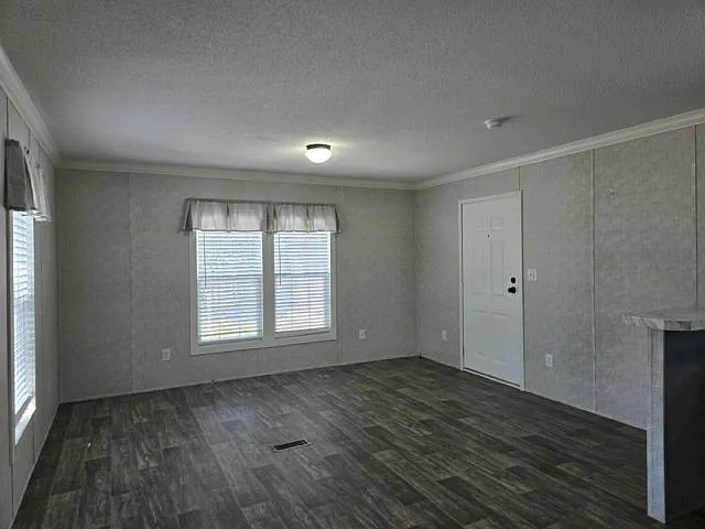 1 bed, 1.0 bath, 704 sqft, $1,575 — Photo 1